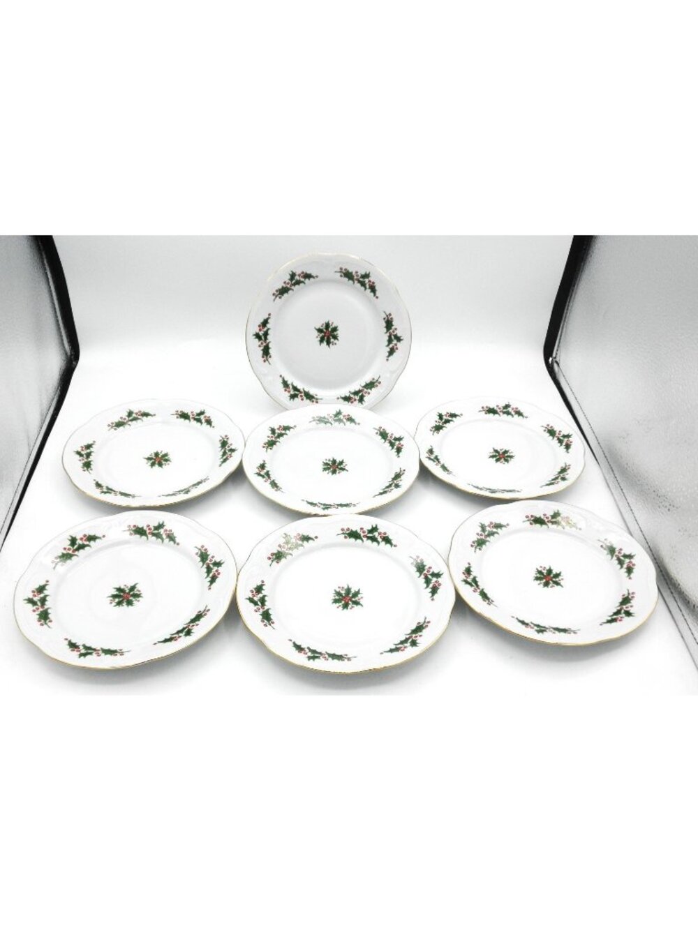 Chodziez-Poland Holly Berry Bread Plates Set of 7 Pattern Code CHZ22 Retired